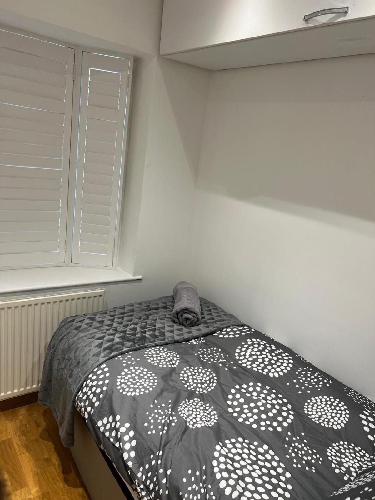 Good Priced Single Rooms In Northolt Ngoại thất bức ảnh