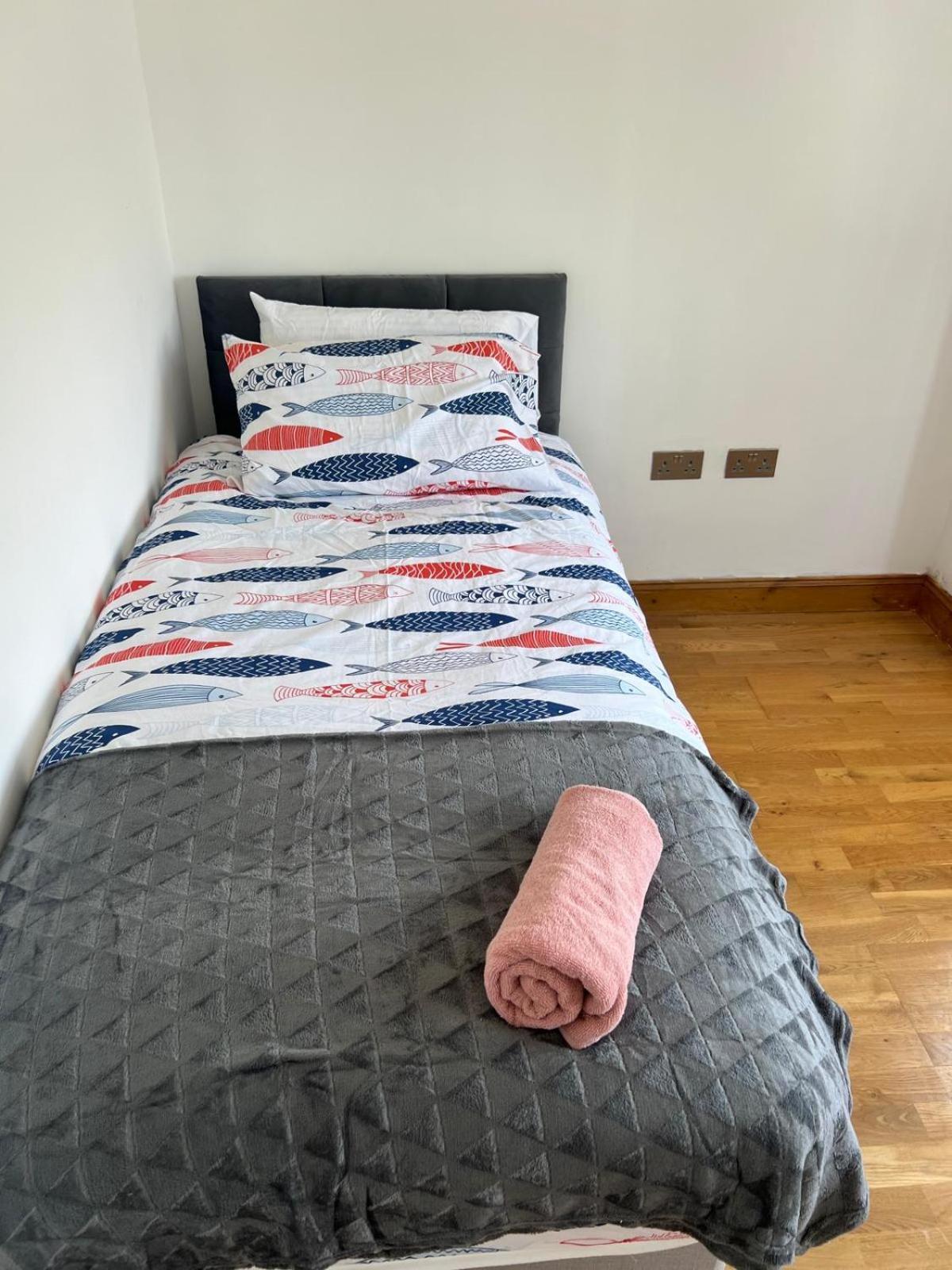 Good Priced Single Rooms In Northolt Ngoại thất bức ảnh
