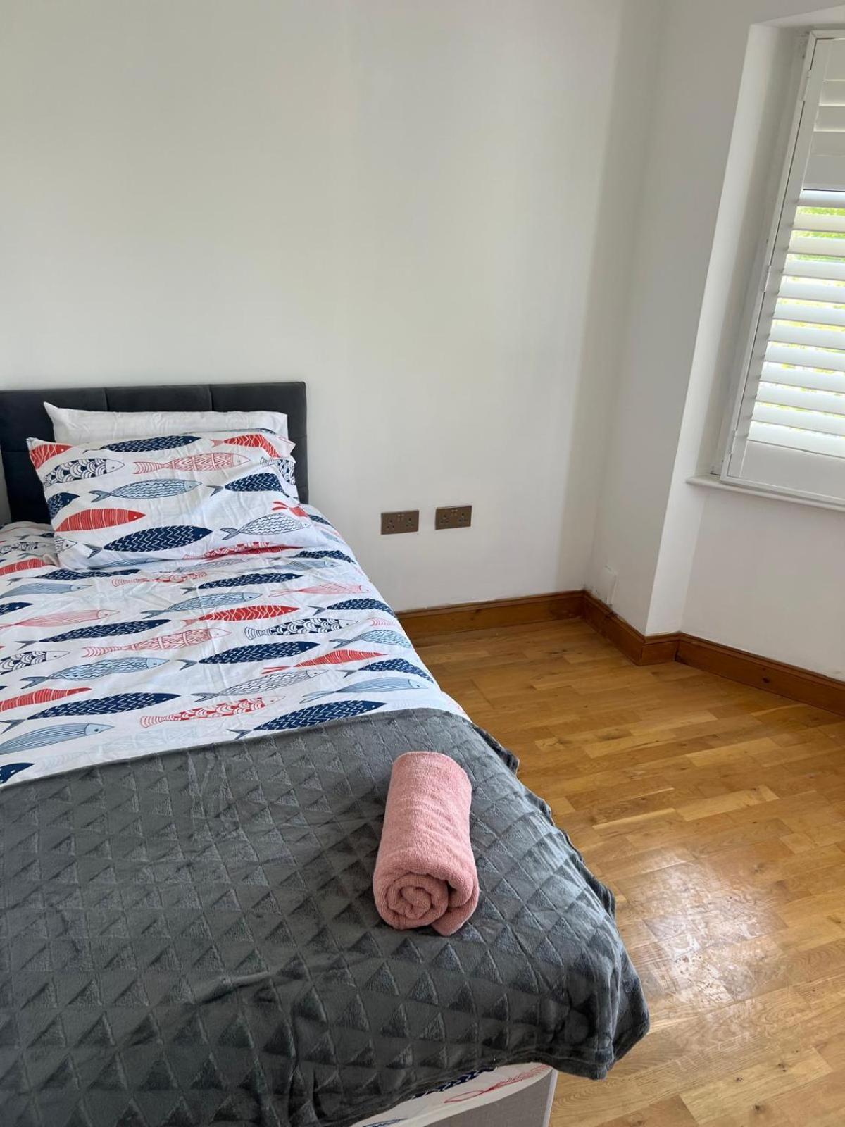 Good Priced Single Rooms In Northolt Ngoại thất bức ảnh
